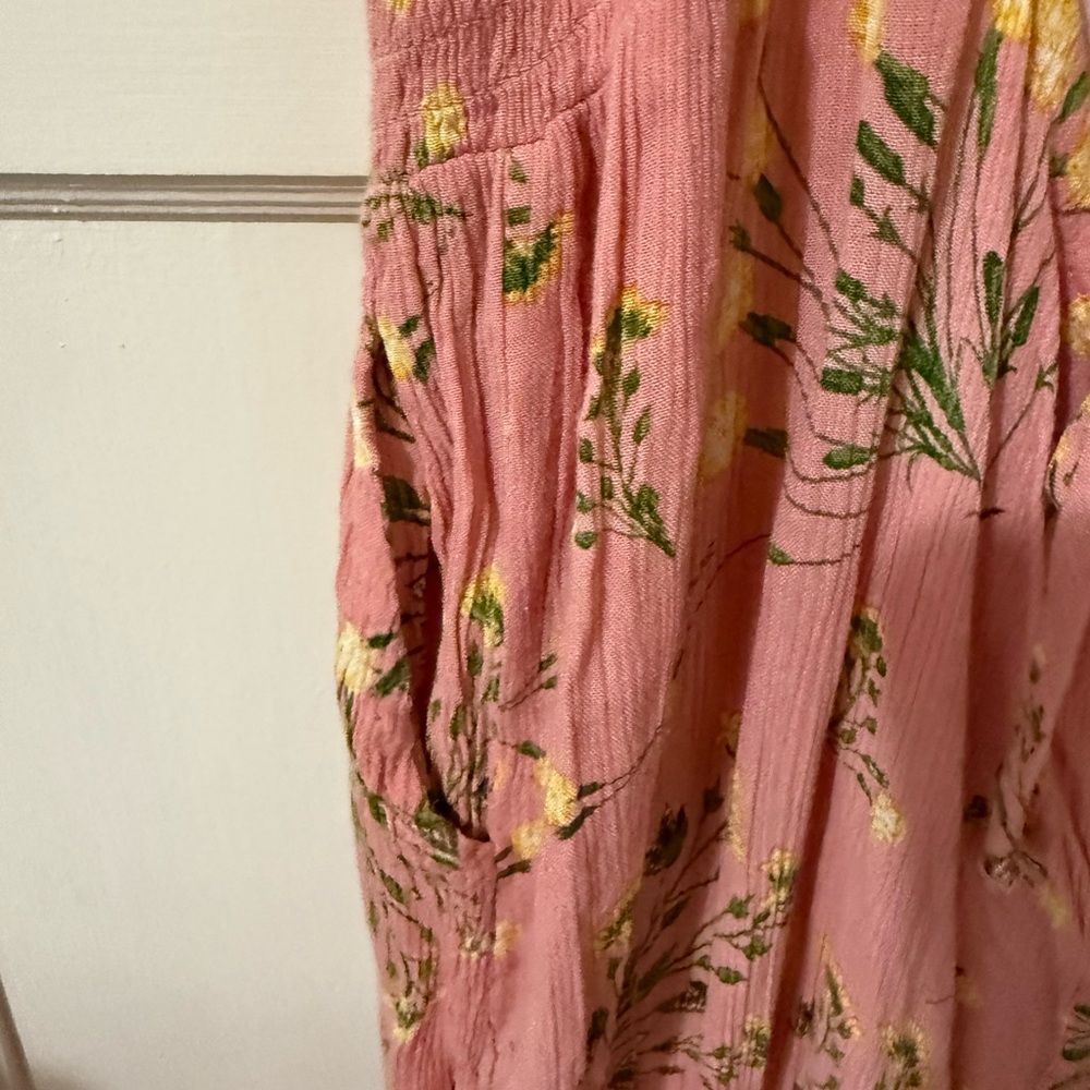 Boutique Pink Floral Jumpsuit Cutout Front Lace Up Back Sz M - Picture 8 of 9